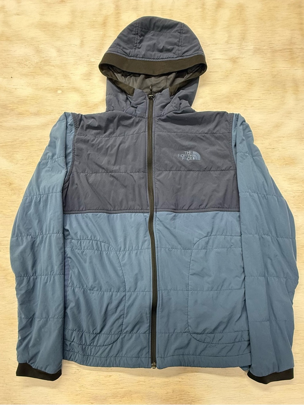 The North Face Men's Medium Blue Hooded Insulated Jacket